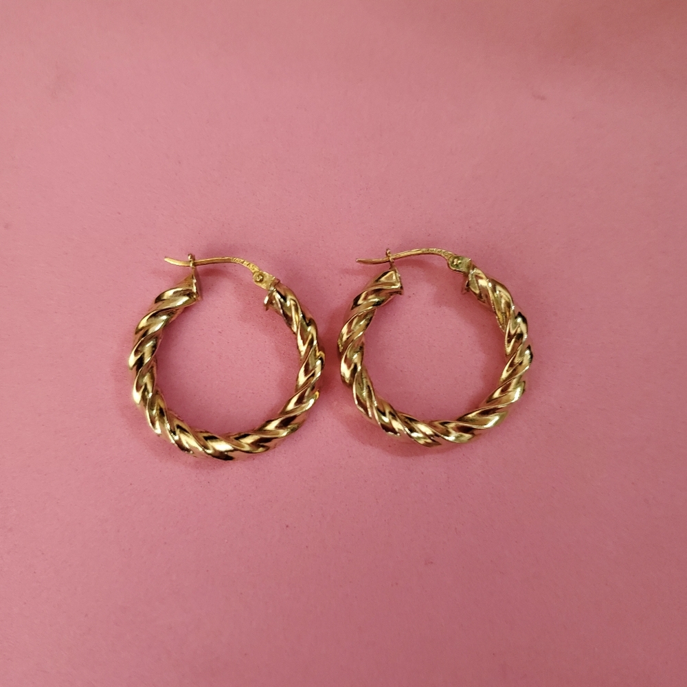 Pretty FAS .925 Twisted Hoop Earrings